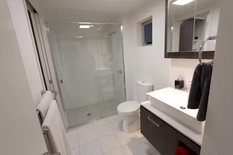 unilodge-gailey-brisbane-BATHROOM