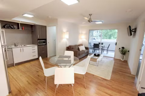 unilodge-gailey-brisbane-KITCHEN