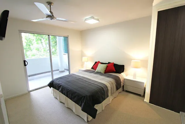 1 Bedroom Apartment room image 1