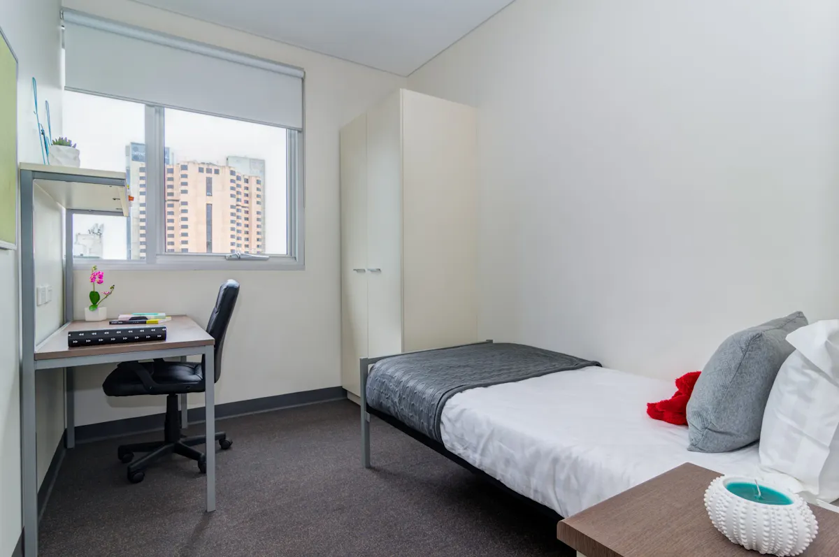 1 Bedroom in Two Bedroom Apartment ROOM