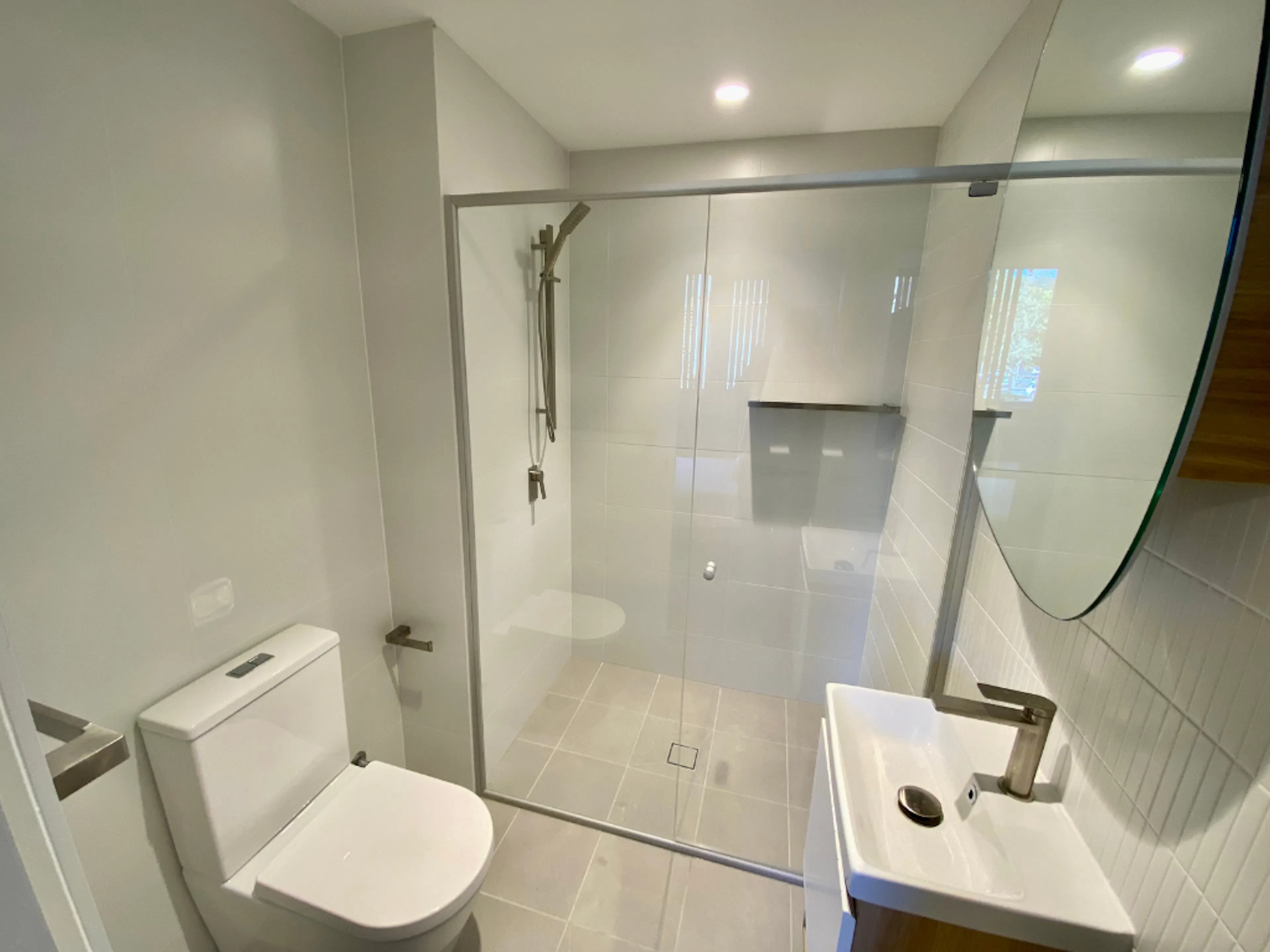 Studio BATHROOM 3