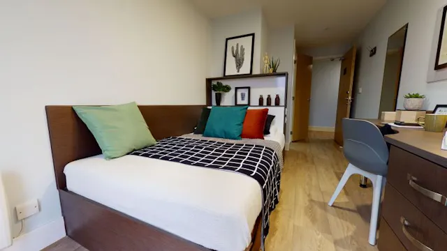 Silver En Suite Plus room image 1