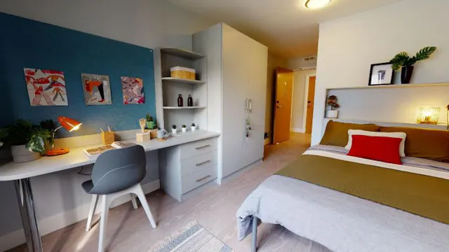 Bronze En Suite Plus room image 1