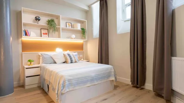 Silver Two Bed Duplex room image 1