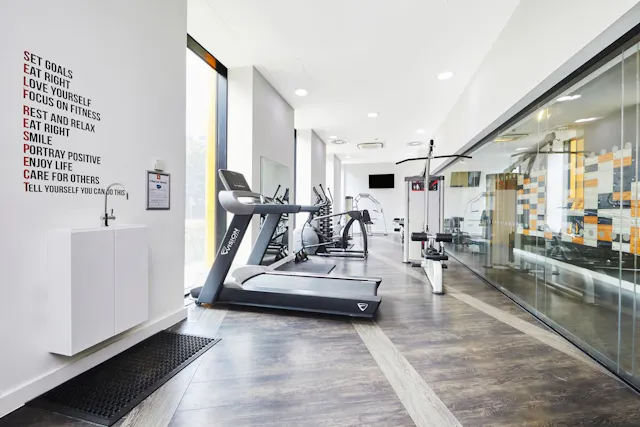 Platinum Studio room image 1