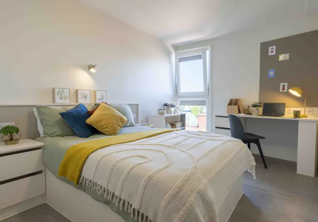 Silver Two Bed room image 1