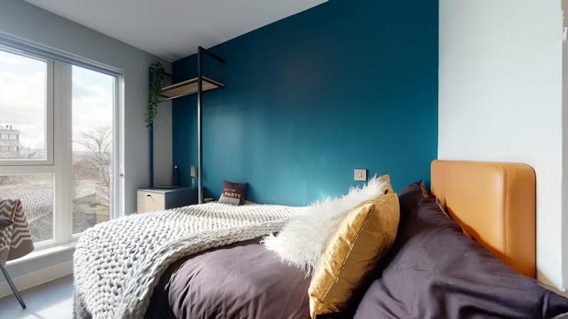 guilden-village-stoke-park-guildford-Classic Ensuite (Ground Floor)