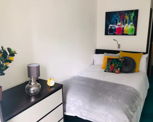 Two Bedroom Apartment room image 1