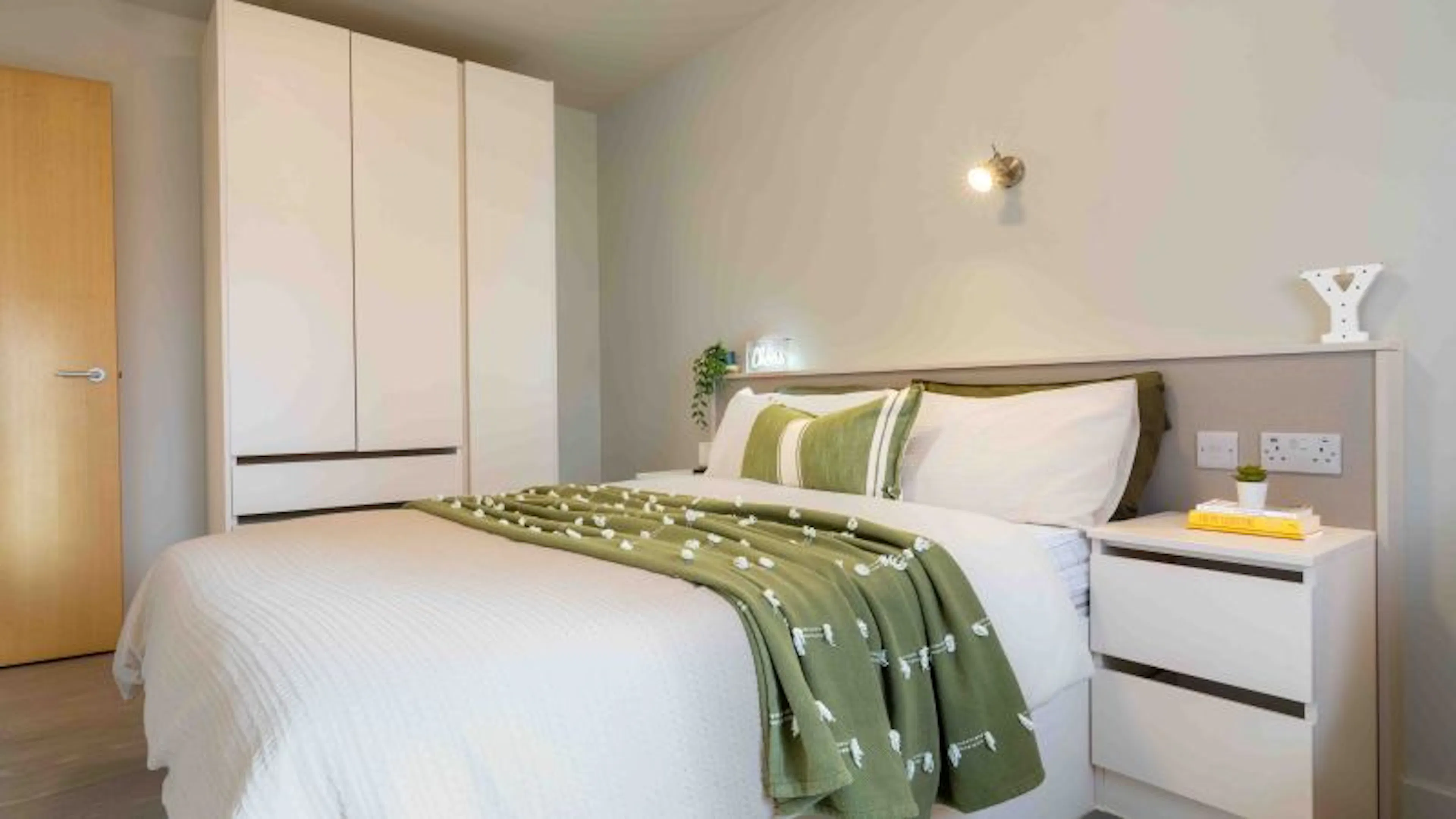 Penthouse One Bed Plus Balc ROOM 3