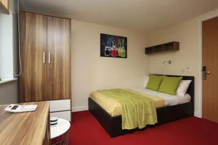 Premier Luxe En-suite Kentish House room image 1