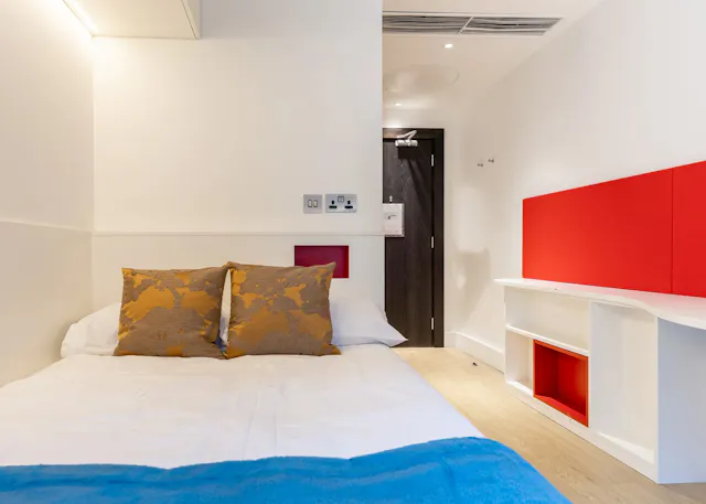 Classic Ensuite Mid Level room image 1