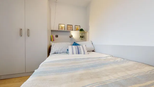 Gold Studio room image 1