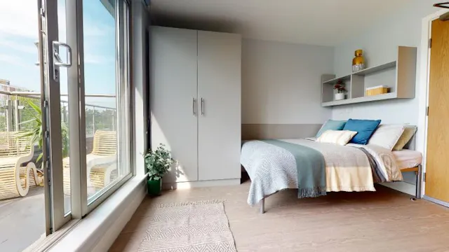 Platinum En Suite Plus room image 1