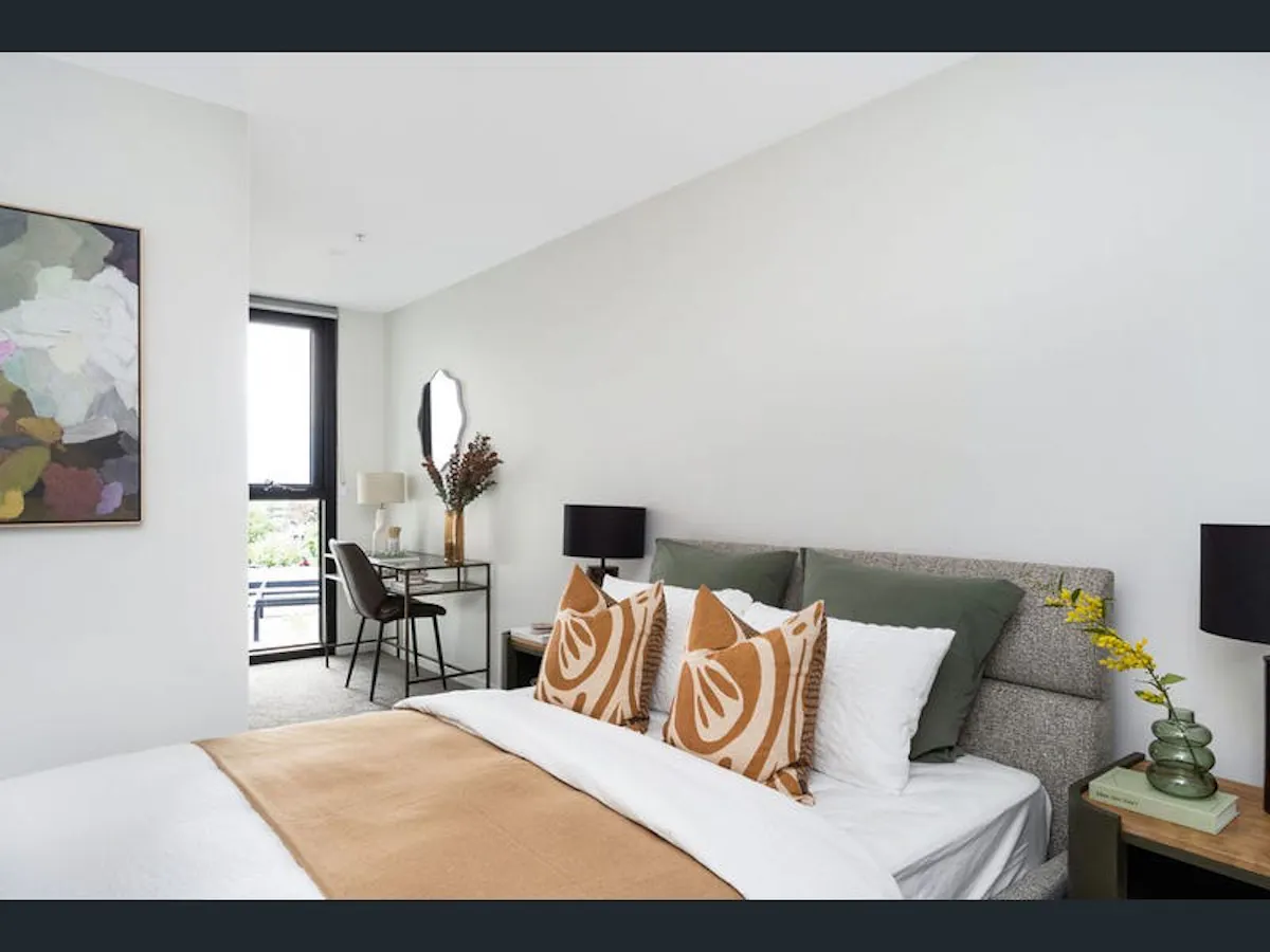 ROOM ROOM