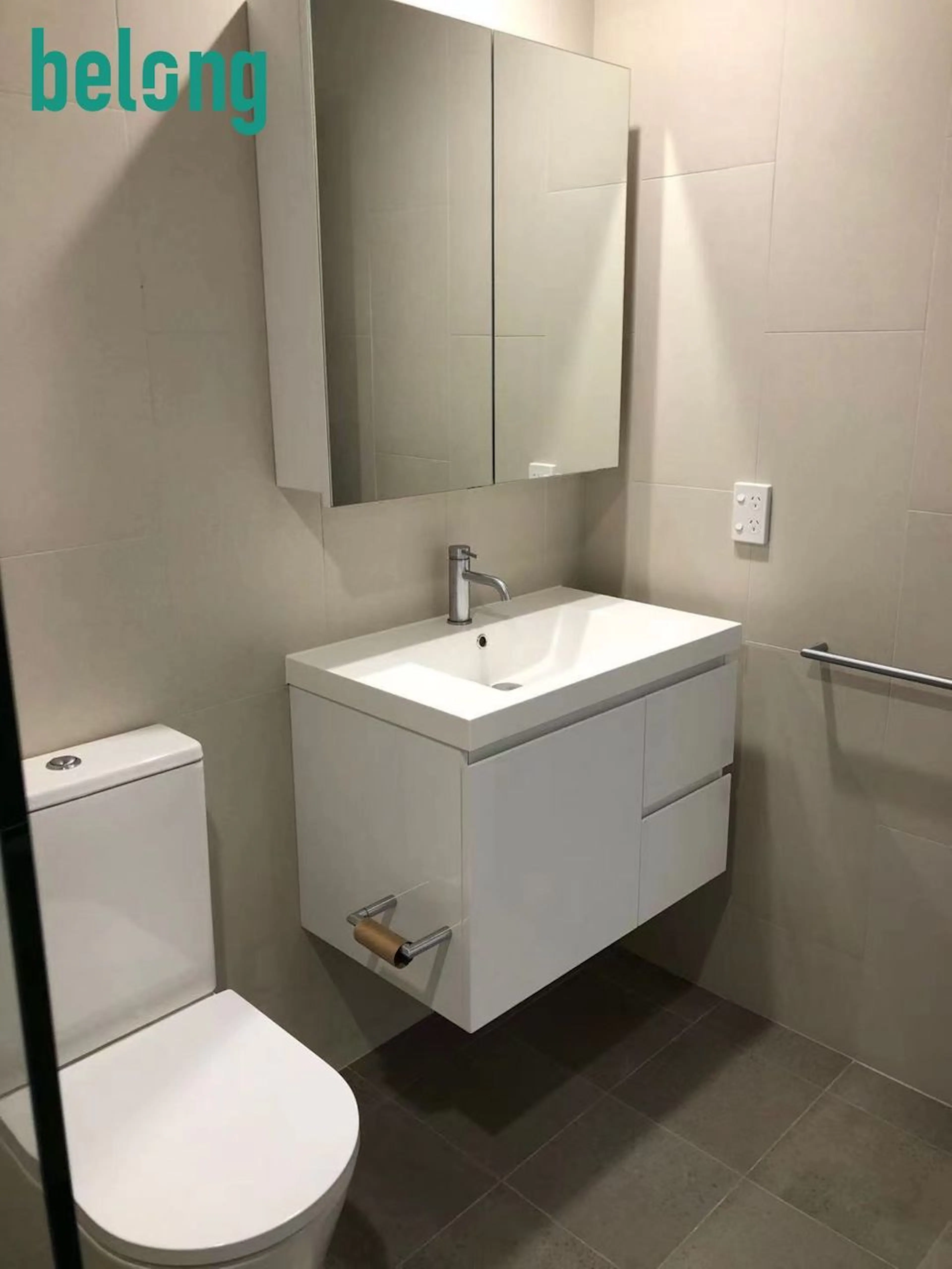 1 Bedroom, 1 Bathroom Apartment BATHROOM 4