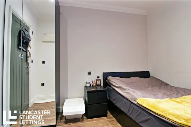 1 Bedroom Apartment room image 1