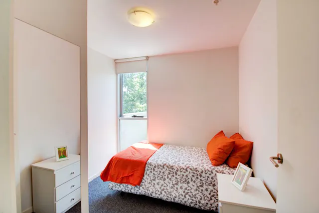1 Bedroom Apartment room image 1