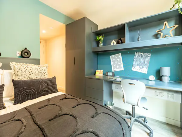 Classic Plus Ensuite room image 1