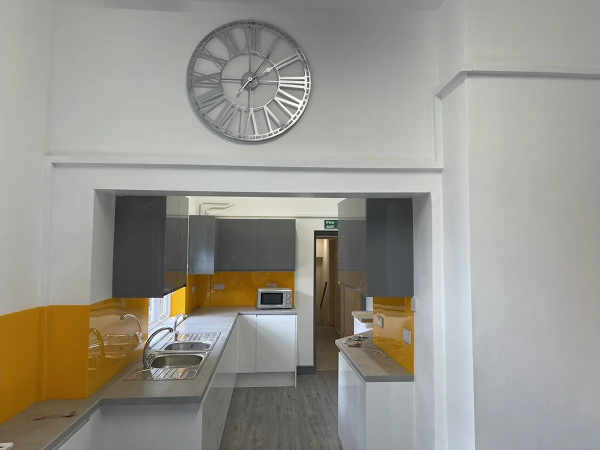ROOM ROOM