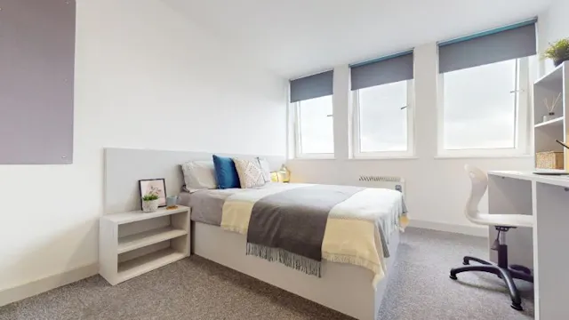Silver Studio room image 1