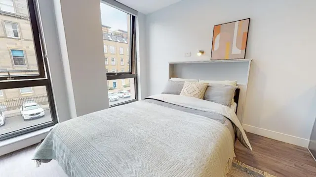 Silver Studio room image 1