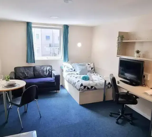 Studio room image 2
