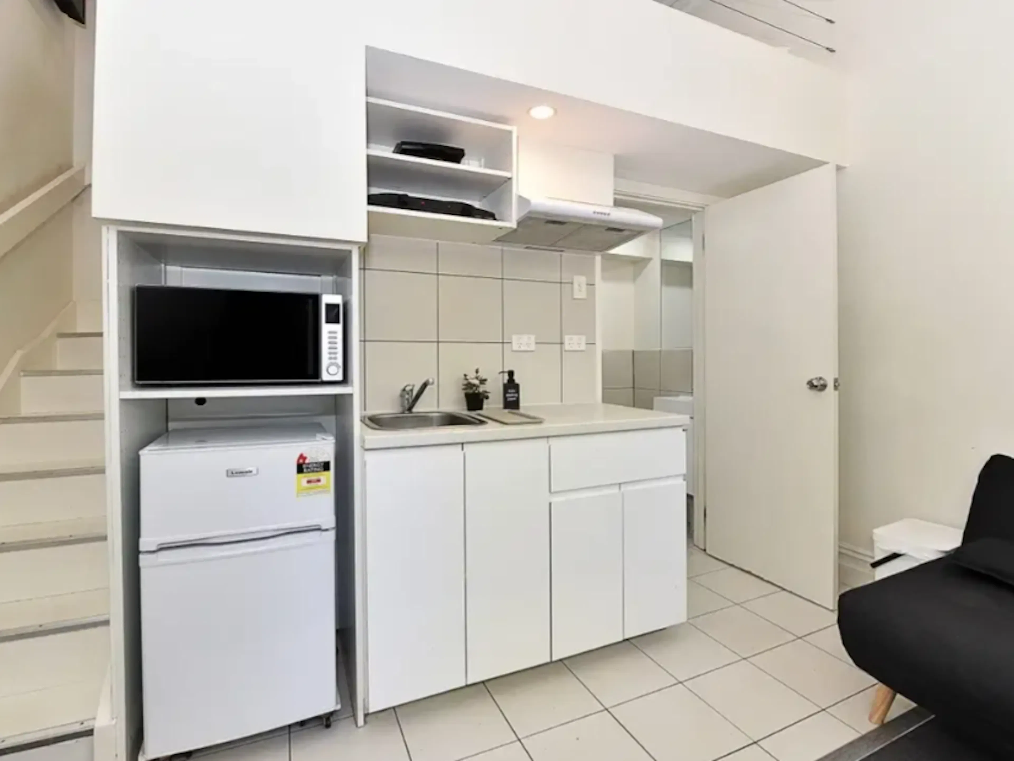 Studio 1 KITCHEN 1