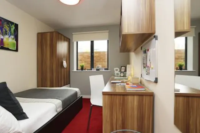Classic En-Suite Lower Ground Floor, Kentish House room image 1