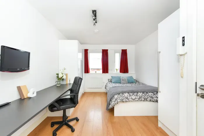 eastern-boulevard-leicester-Ensuite Gold