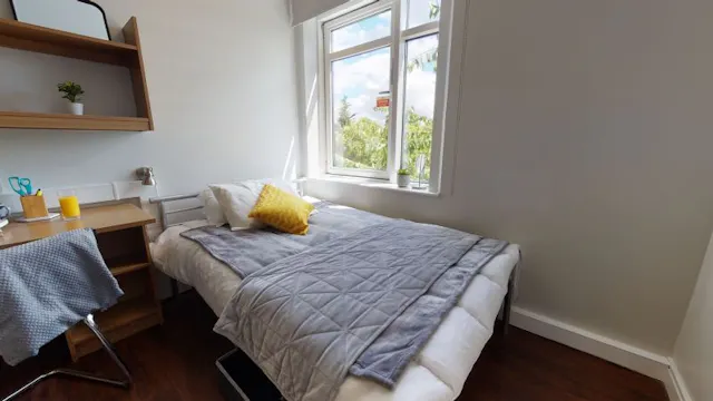 Silver En Suite room image 1