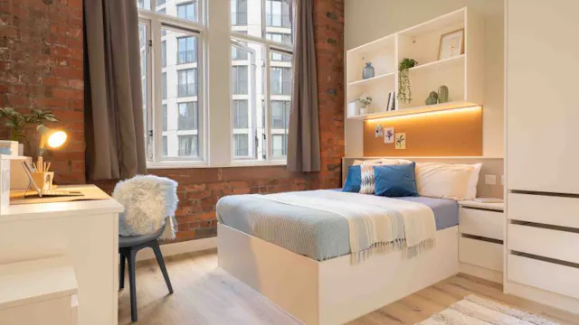 Platinum One Bed Apartment room image 1