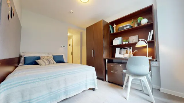 Silver En Suite room image 1