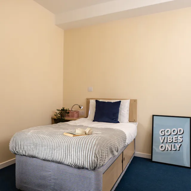 Studio Apartment room image 1
