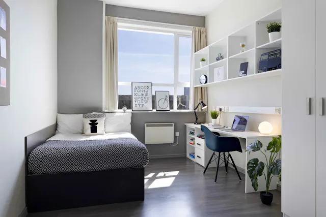 Bronze Ensuite room image 1