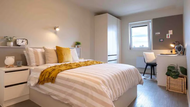 Penthouse One Bed Plus room image 1