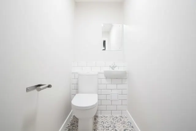 Flat 9, 7 room image 1