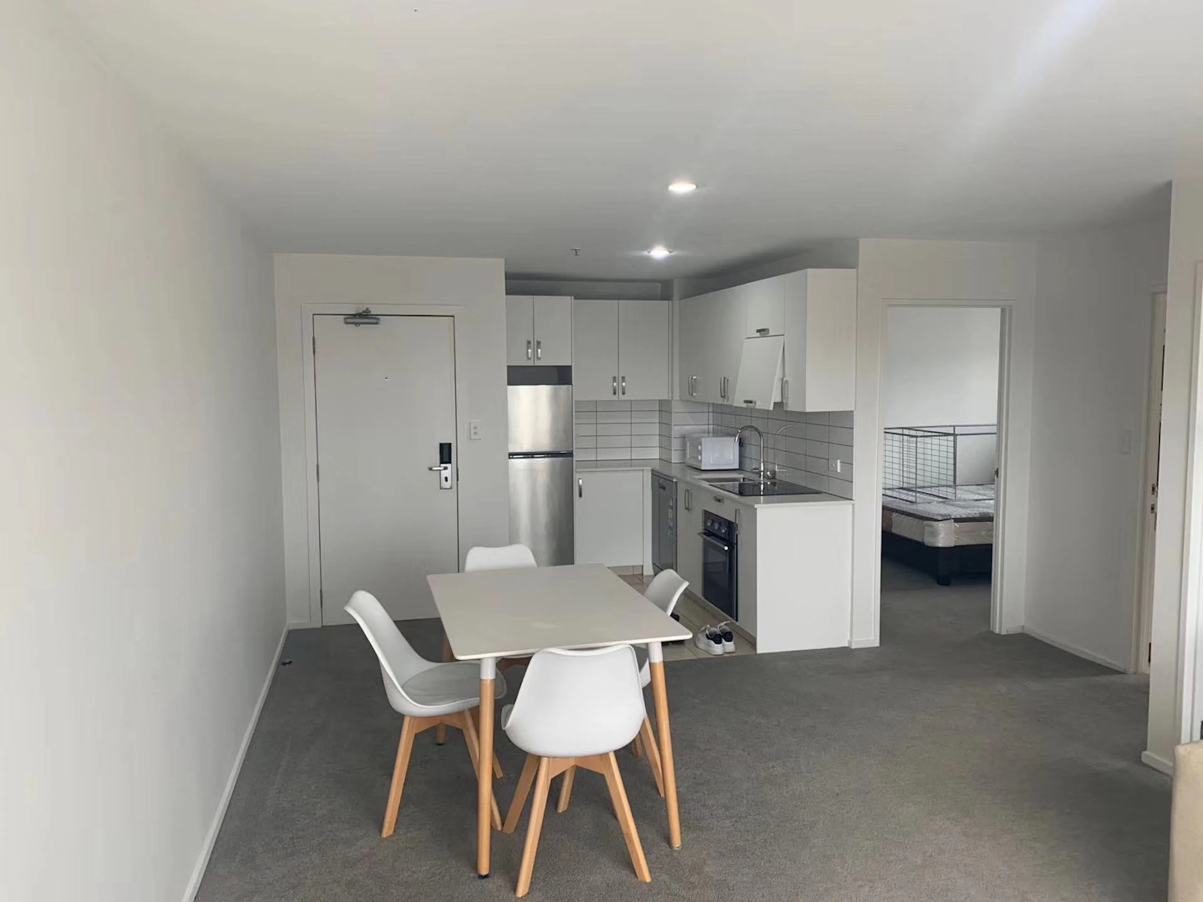1 Bedroom, 1 Bathroom Apartment KITCHEN 1