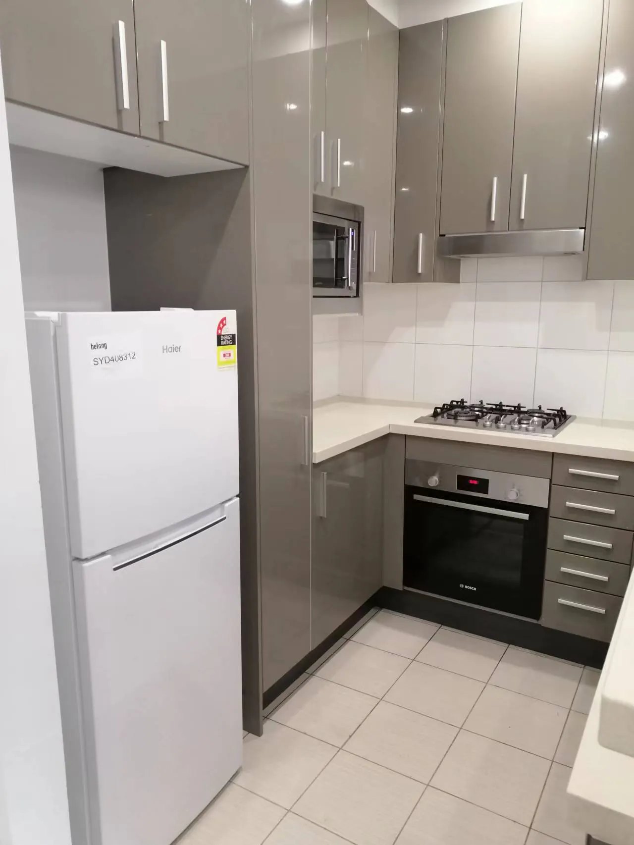 1 Bedroom, 1 Bathroom Apartment KITCHEN 1