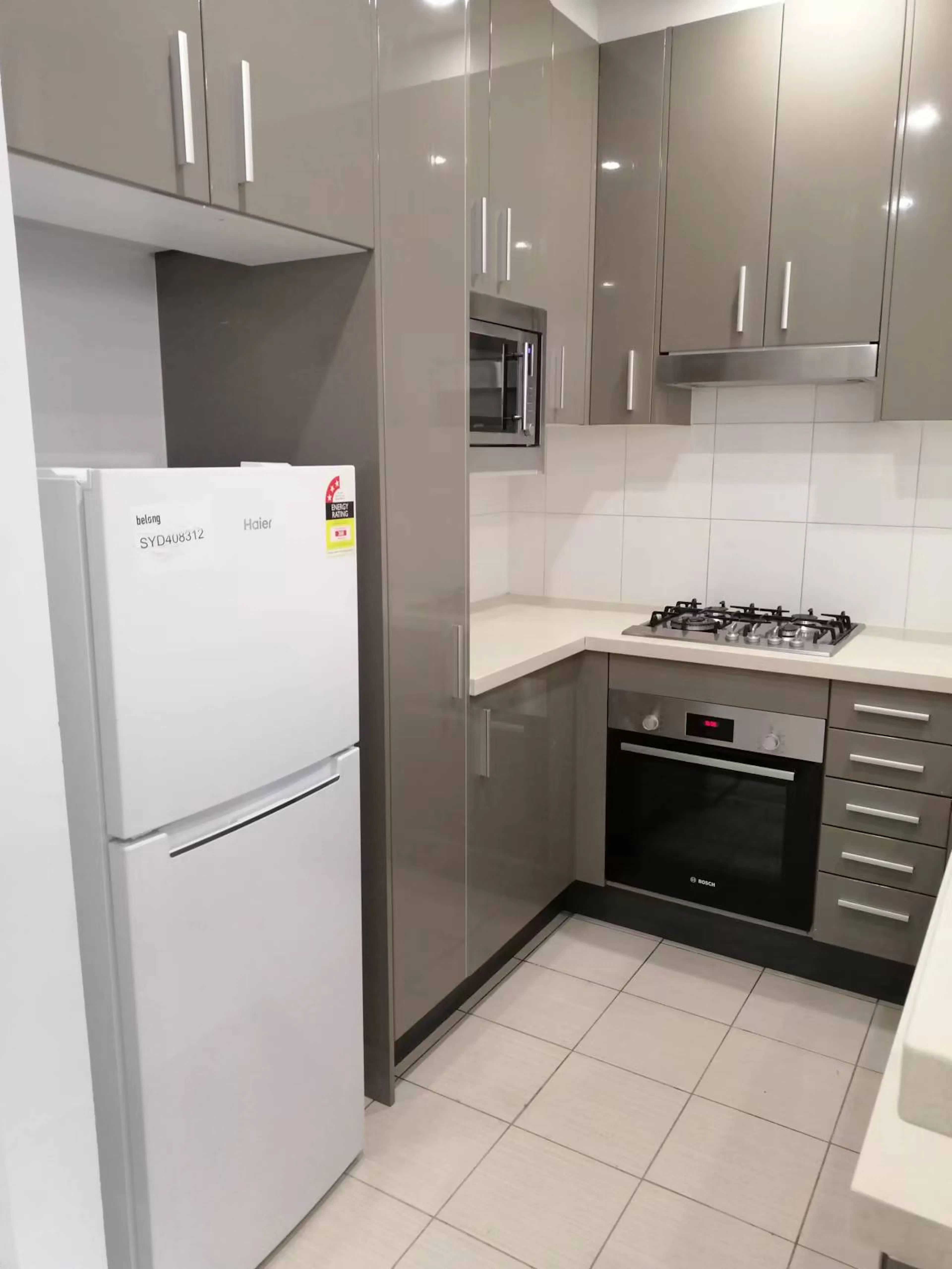 1 Bedroom, 1 Bathroom Apartment KITCHEN 1
