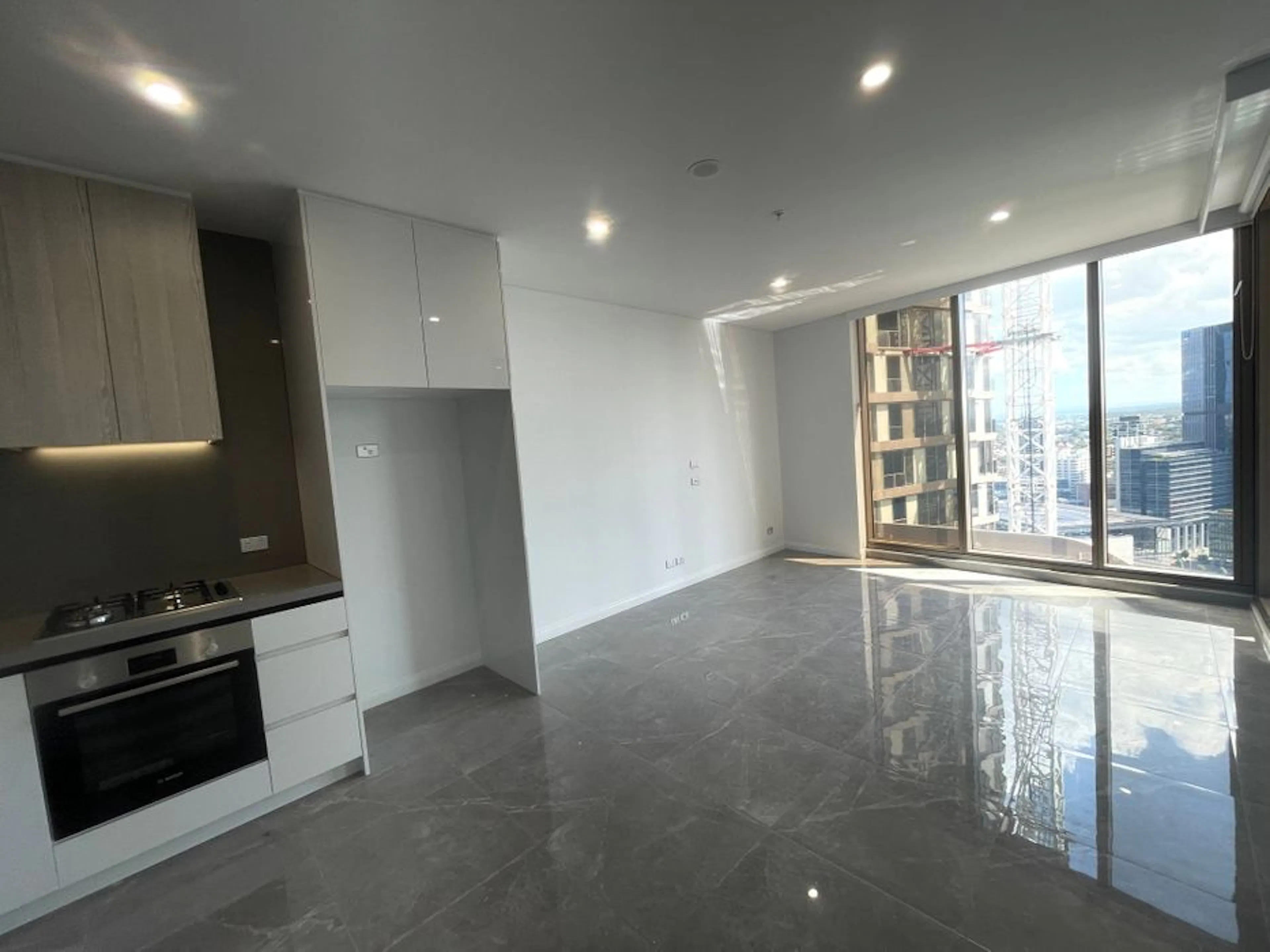1 Bedroom, 1 Bathroom Apartment KITCHEN 2