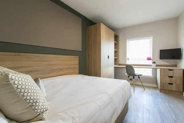 Flat 1, 6 room image 1