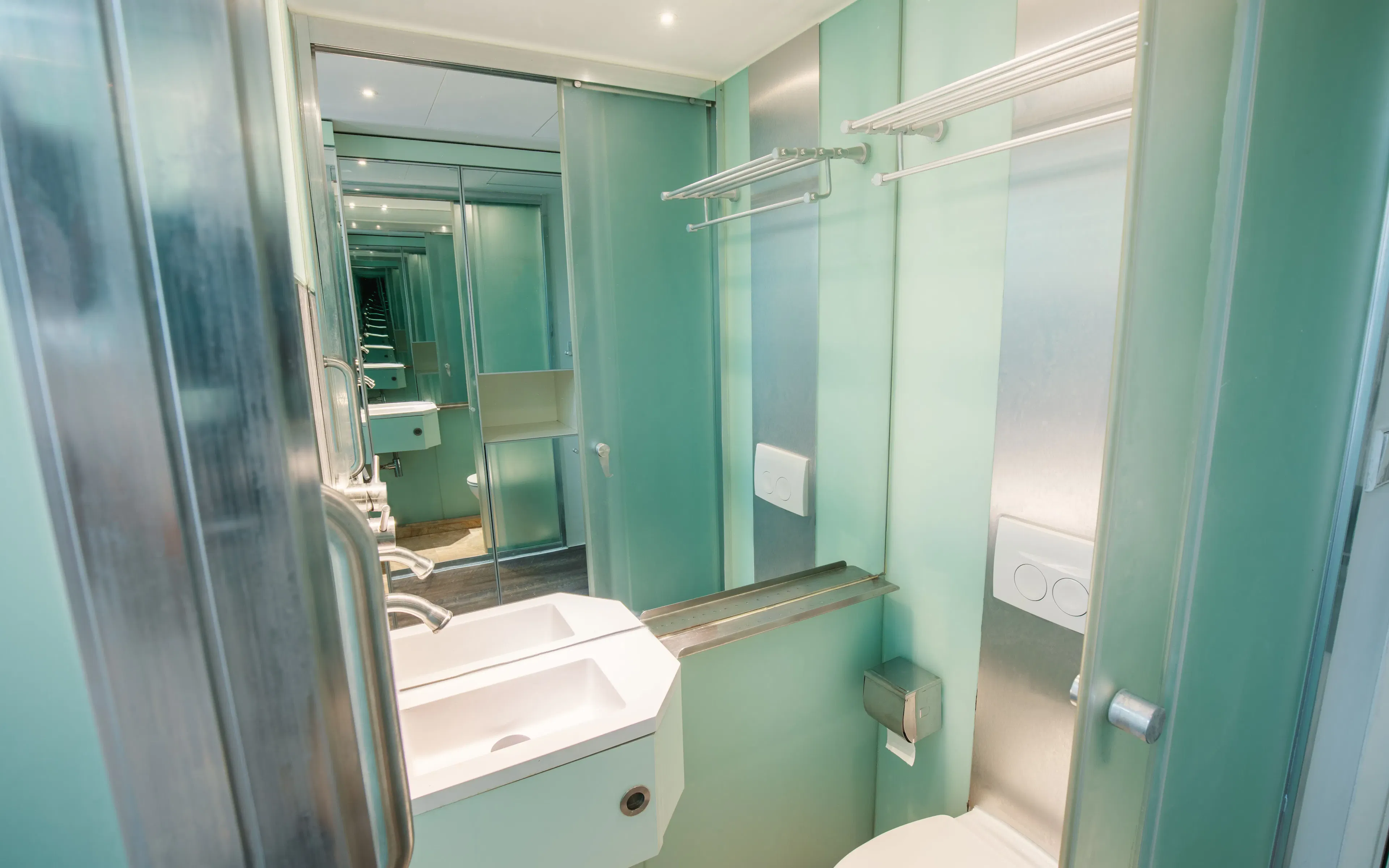 2 Bed Apartment BATHROOM 3