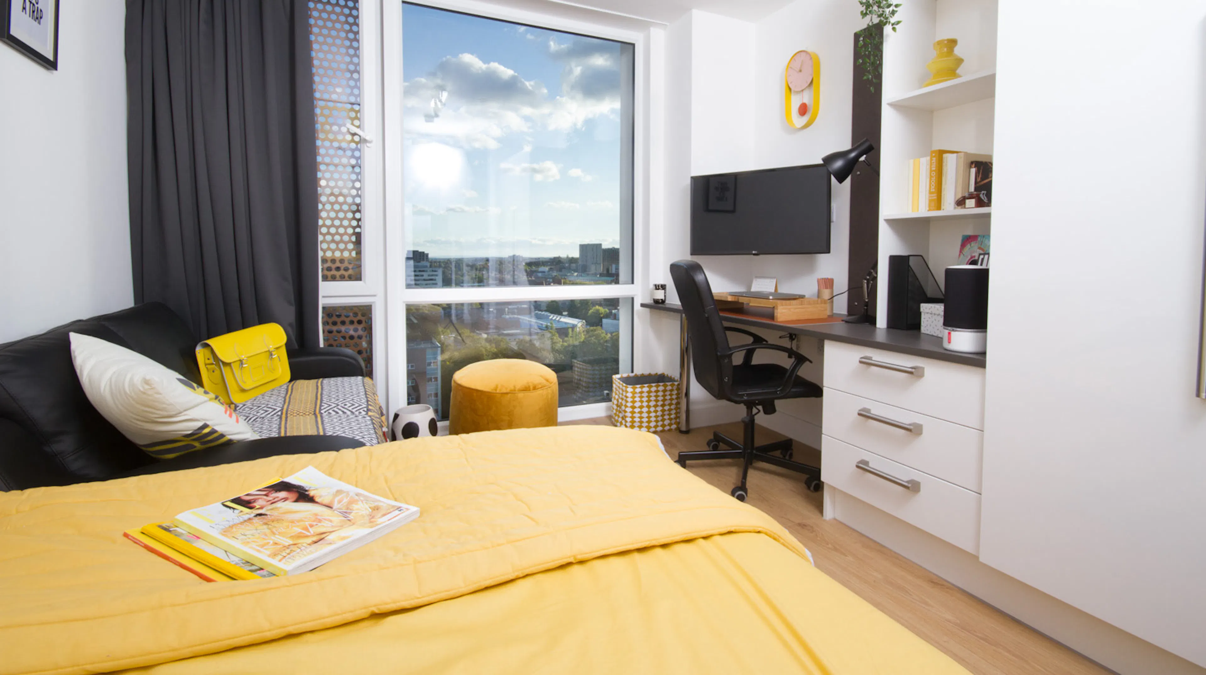 ROOM ROOM 1
