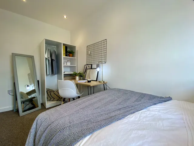 2 Bedroom Apartment room image 1