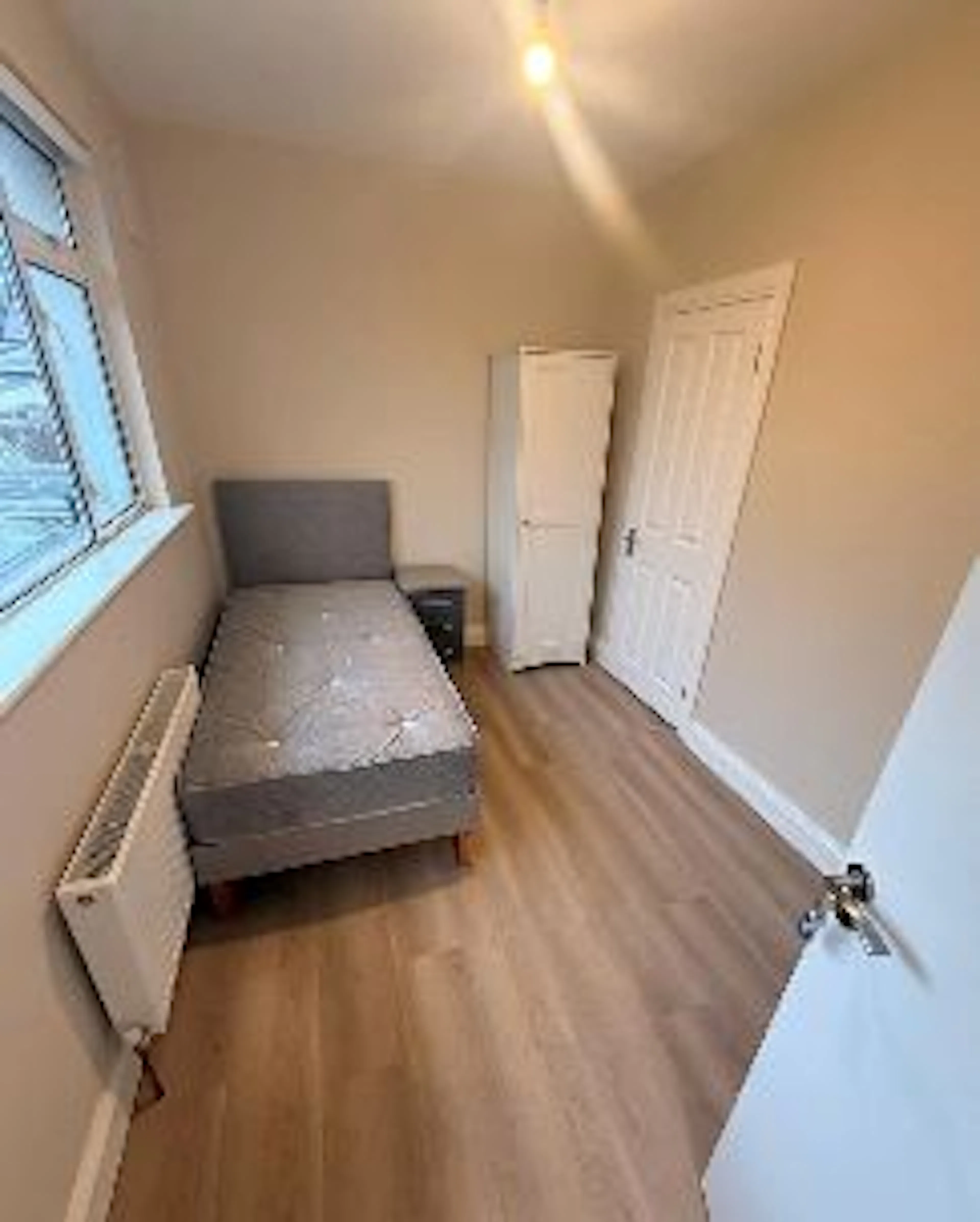 ROOM ROOM 1