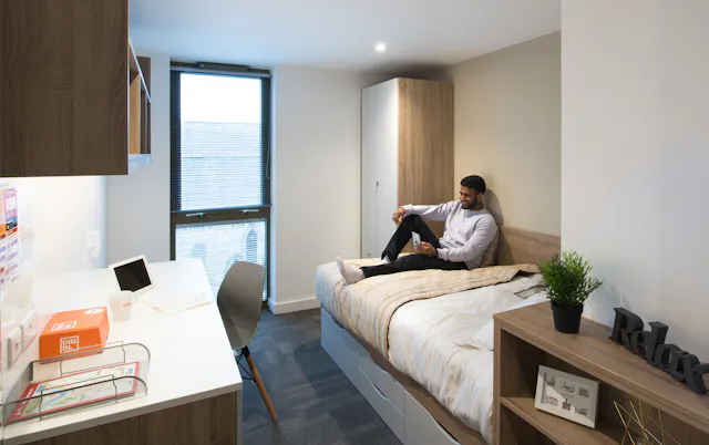 Superior Single Ensuite room image 1