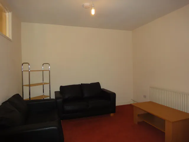 3 Bedroom Apartment room image 1