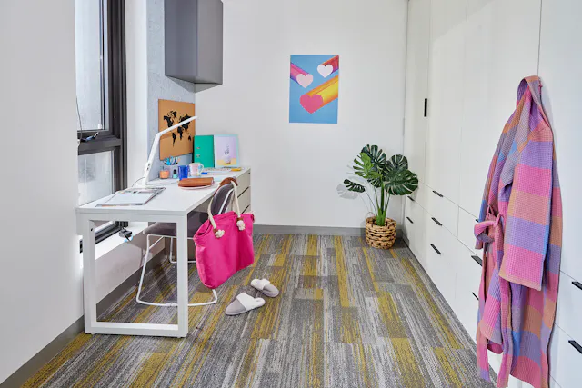Signature Studio Plus room image 1