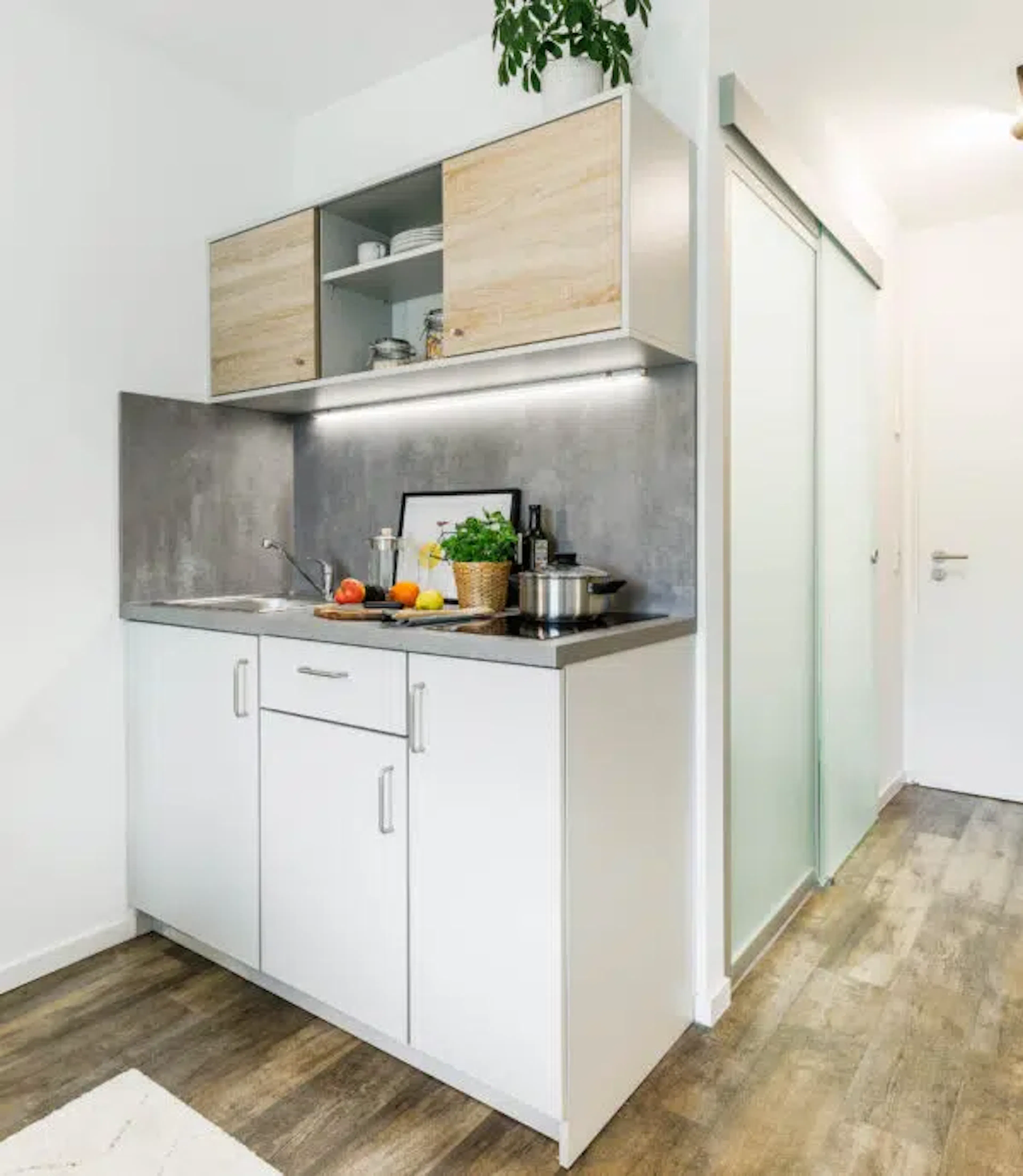 Single Studio KITCHEN 3