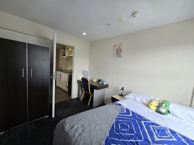 3-bed apartment with 2 bathrooms (whole unite) room image 2